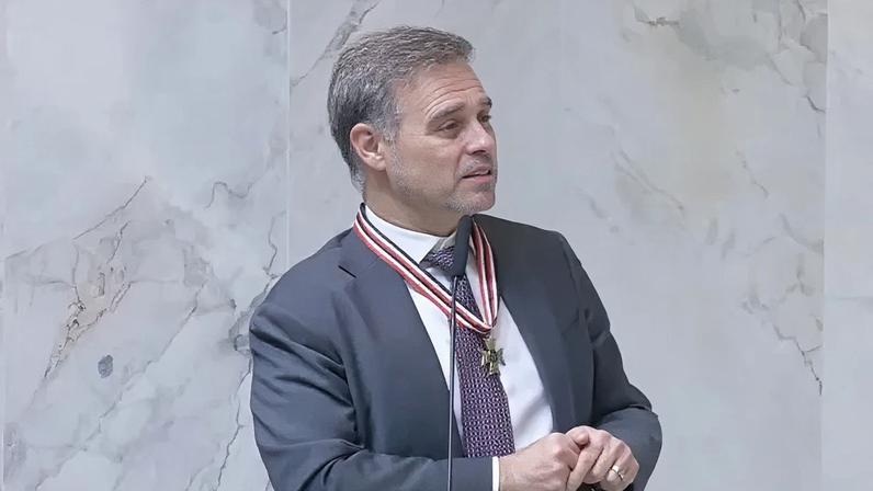O ministro André Mendonça, do Supremo Tribunal Federal, recebeu o Colar da Honra ao Mérito Legislativo na Assembleia Legislativa de São Paulo