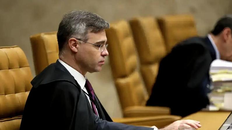O ministro André Mendonça, do Supremo Tribunal Federal (STF), durante sessão no plenário da Corte (Foto: José Cruz/Agência Brasil)