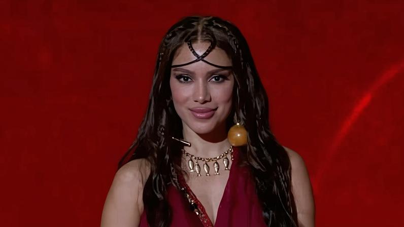 Anitta realiza primeira performance de "Meia-Noite"