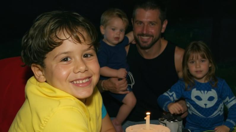 Zé Felipe celebra aniversário com filhos e ganha homenagem com fotos antigas de Leonardo