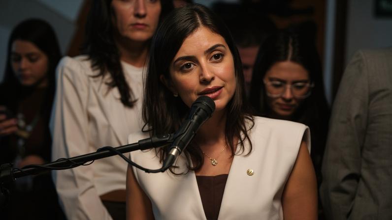 Tabata Amaral entrou na mira da militância de esquerda após apresentar um Projeto de Lei que equipara o antissemitismo ao racismo. (Foto: Renato Araújo/Câmara dos Deputados)