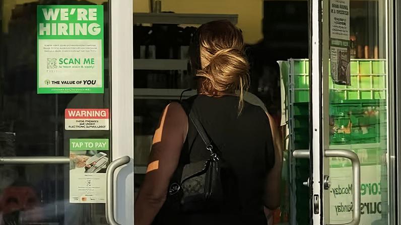 Setor privado dos EUA cria média de 54,75 mil empregos por semana, diz ADP