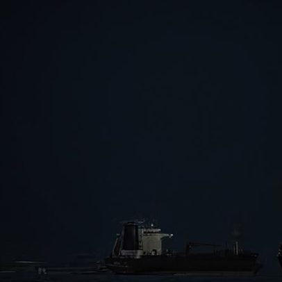 Navios no Estreito de Ormuz alteram dados de localização