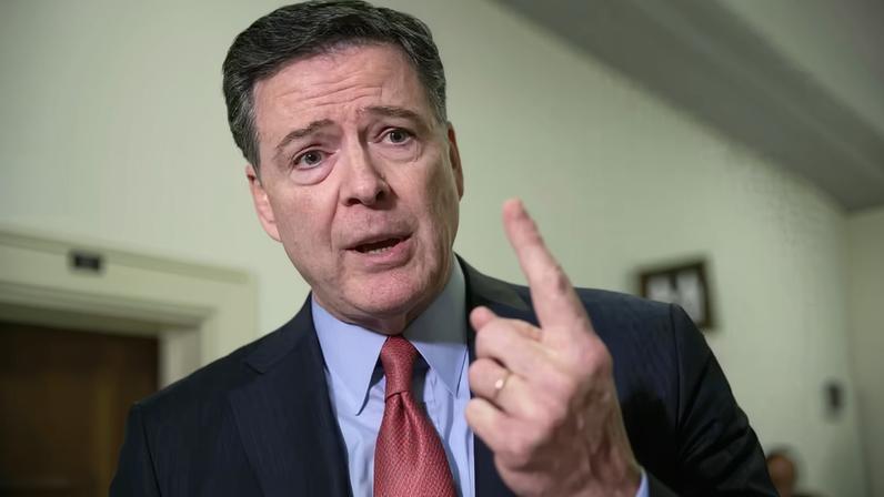 O ex-diretor do FBI James Comey fala com jornalistas no Capitólio, em Washington, D.C., em 17 de dezembro de 2018. — Foto: AP Photo/J. Scott Applewhite, arquivo