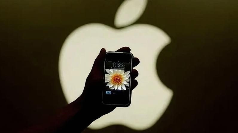 O novo iPhone da Apple foi apresentado na loja principal da empresa na Regent Street, em Londres, no dia 18 de setembro de 2007