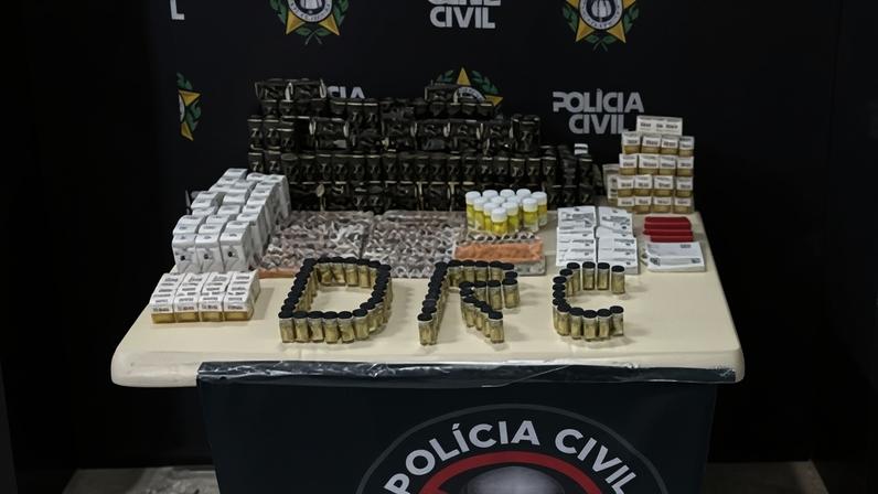 Além das canetas emagrecedoras, frascos com a substância tirzepatida, e que não tinham autorização da Anvisa, também foram localizados