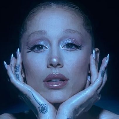 Ariana Grande grava álbum e deve lançá-lo nos próximos meses, segundo site