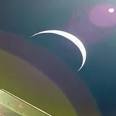 Artemis II faz reentrada na Terra com temperatura de 2.760 °C