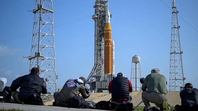 Foguete Artemis II SLS (Sistema de Lançamento Espacial) da NASA