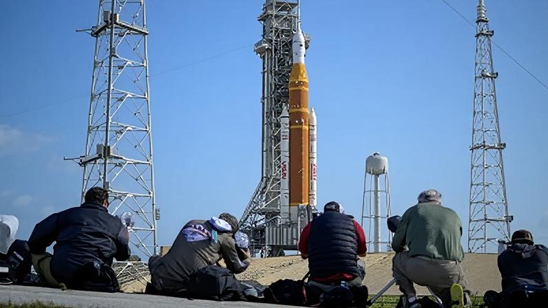 Foguete Artemis II SLS (Sistema de Lançamento Espacial) da NASA