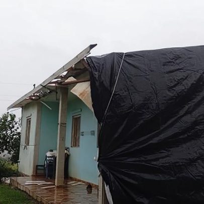 Ciclone extratropical provoca destelhamentos em três cidades do RS