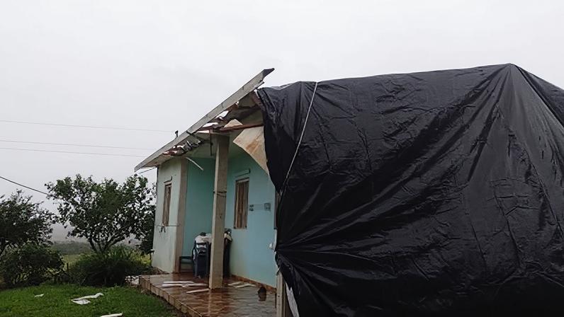 Em Santa Maria, no Centro do Rio Grande do Sul, a prefeitura informou que atendeu 19 ocorrências até as 22h desta segunda-feira (6)