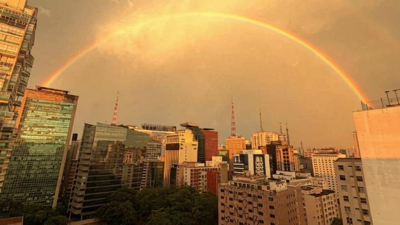 Duplo arco-íris em São Paulo • Reprodução/Maria Clara Sassaki