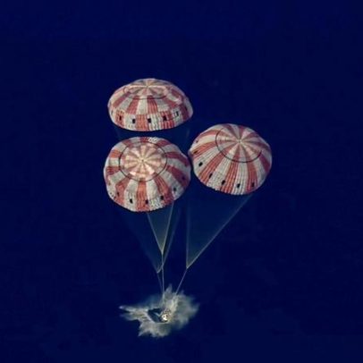 Astronautas da Artemis 2 retornam à Terra após missão lunar de 10 dias