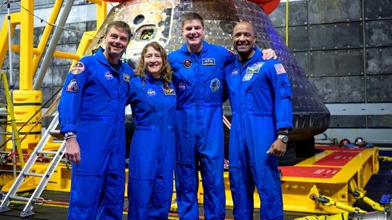 Astronautas da Artemis 2 chegam à Terra e leem seus discursos