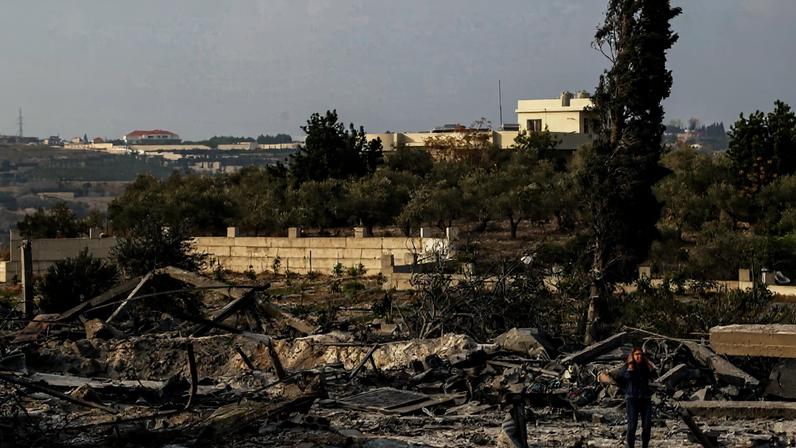 Imagem colorida de ataque de Israel no sul do Líbano - Metrópoles