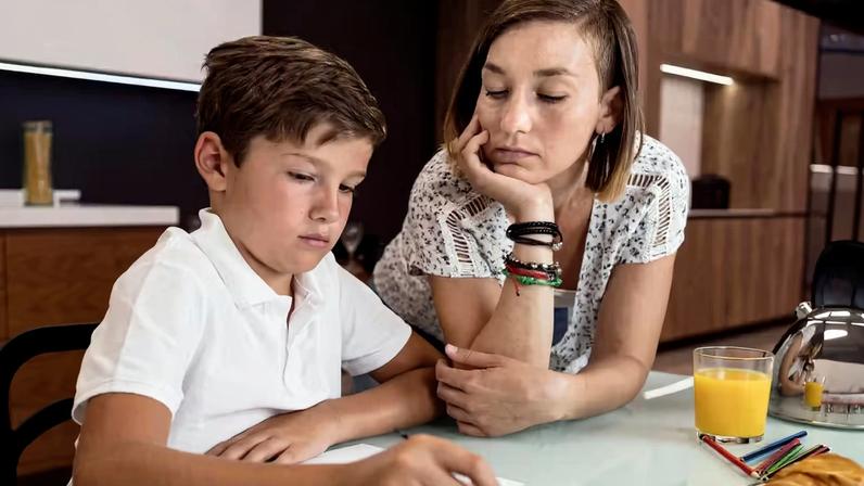 Para Mayra Gaiato, a sociedade precisa fazer uma profunda conscientização sobre o envelhecer das crianças autistas — Foto: Freepik
