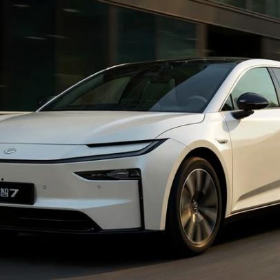 Sedã elétrico lançado na China antecipa nova geração do Corolla