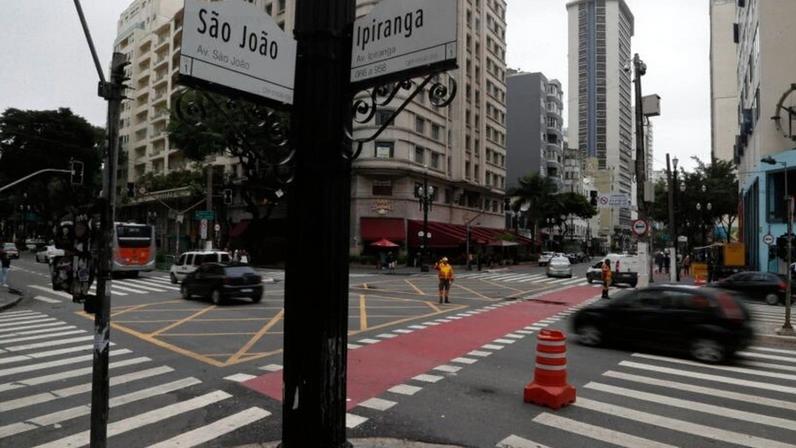 O projeto da “Times Square” de SP vai instalar 4 painéis de LED na avenida São João; na imagem, o cruzamento da São João com a avenida Ipiranga