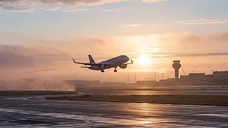 Total de vítimas de acidentes aéreos comerciais é inferior a 0,1% da soma das mortes por doenças cardiovasculares e homicídios em um único ano; na imagem, avião em decolagem