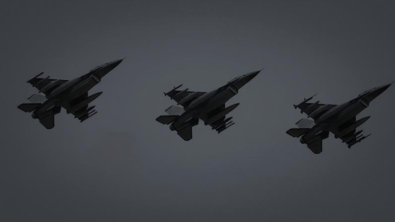 Caças F16 dos EUA voam em formação sobre a Base Aérea Schleswig-Jagel em Jagel, Alemanha, em 3 de junho
