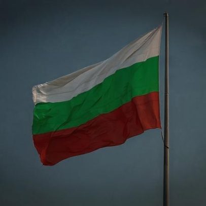 Bulgária faz eleições com favorito pró-Rússia, segundo pesquisas