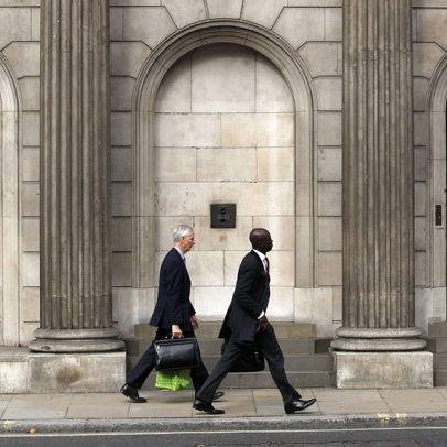 Banco da Inglaterra mantém juros em 3,75% e analisa riscos do Oriente Médio