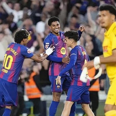 Barcelona vence clássico e amplia vantagem para 9 pontos na liderança