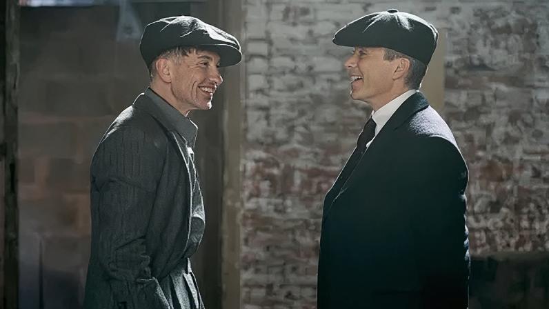 Barry Keoghan e Cillian Murphy em "Peaky Blinders"