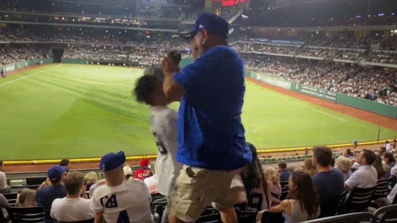 Torcedores protagonizam briga em jogo de Yankees e Rangers — Foto: Reprodução/X