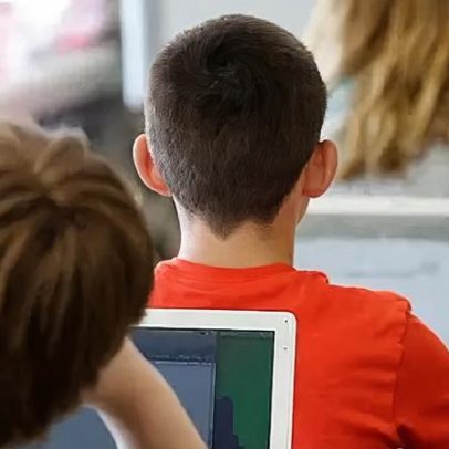 Los Angeles é o primeiro grande distrito dos EUA a limitar tempo de tela em sala