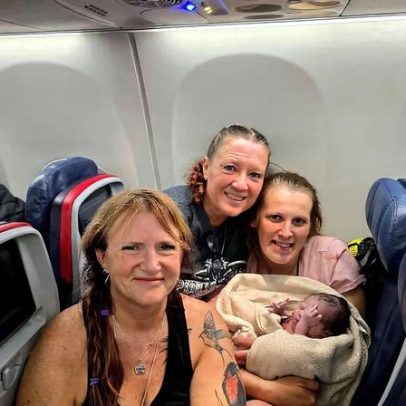 Bebê nasce a bordo de avião minutos antes do pouso