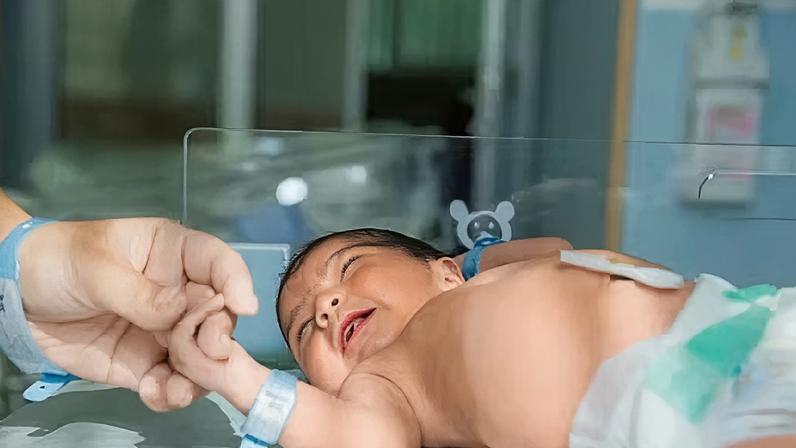 Infecção neonatal pelo vírus herpes simples é uma das condições mais graves para recém-nascidos — Foto: Freepik/KamranAydinov