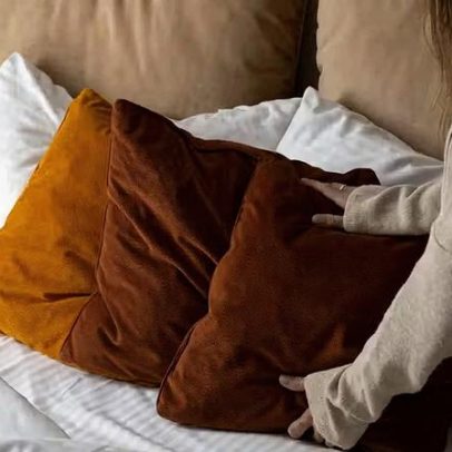 Como escolher o travesseiro ideal para evitar dor ao acordar