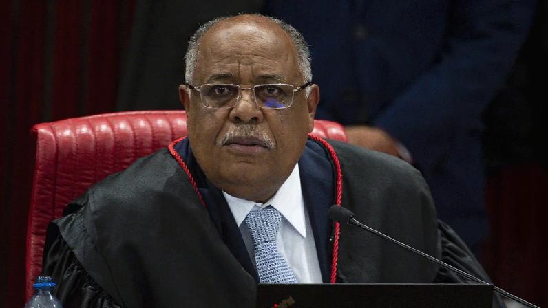 Ministro Benedito Gonçalves, do STJ, e outras autoridades participaram de uma degustação de whisky promovida por Vorcaro, em 2024. (Foto: Marcelo Camargo/Agência Brasil)