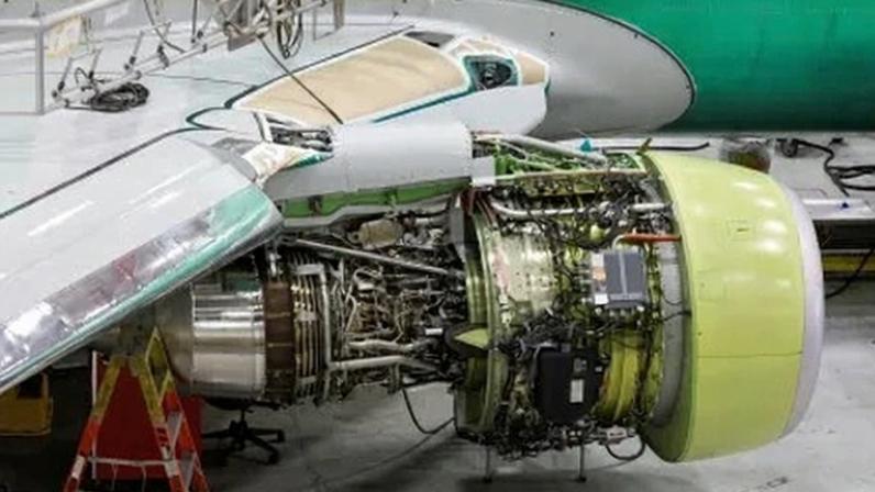 Motor de aeronave na linha de produção em uma fábrica em Renton, EUA, em 18 de novembro de 2021
