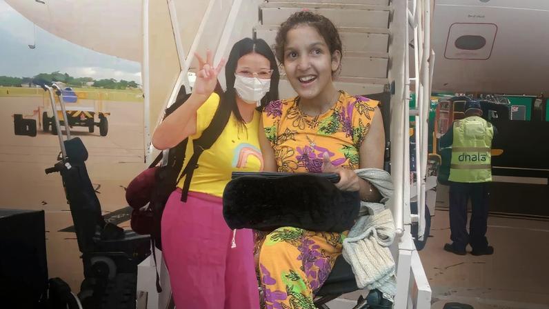 Bernadete lutou para conseguir tratamento para a filha Zahara, como uma participação em um tratamento experimental em Houston, no Texas, durante a pandemia