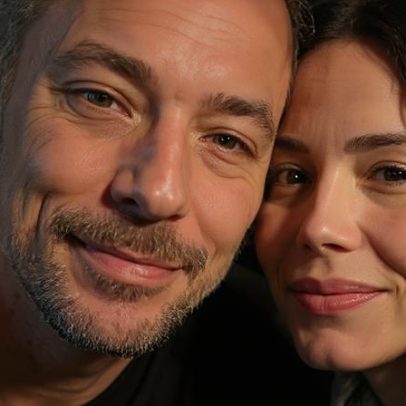 Juliana Knust surge em foto romântica com novo namorado