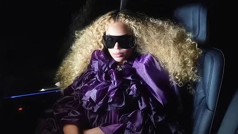 Beyoncé se inspira em Prince e fãs especulam novo álbum