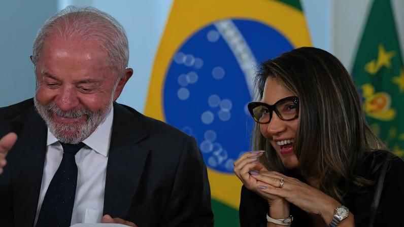 Lula e Janja, em evento de sanção do vicaricídio. (Foto: Andre Borges / EFE)