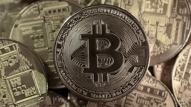 Ilustração de uma representação de um bitcoin feita em 10 de setembro de 2025.