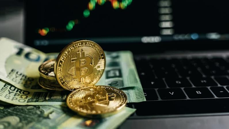 Representação do bitcoin — Foto: Alesia Kozik/Pexels