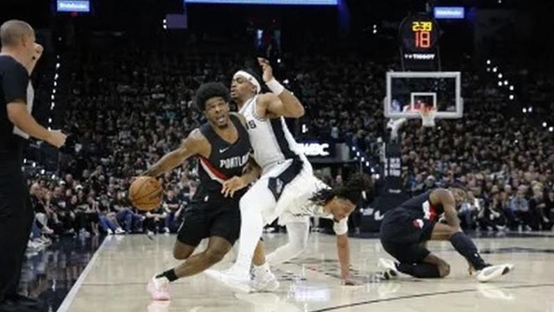 Scott Henderson brilhou na vitória do Blazers contra o Spurs