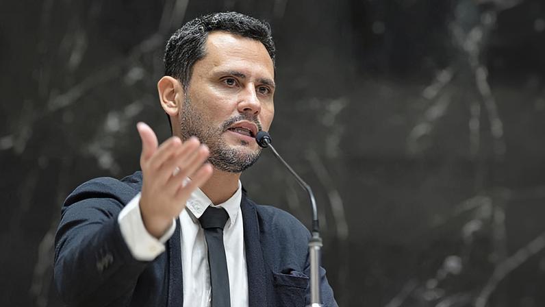 Cleitinho ainda não confirmou sua candidatura ao governo de Minas