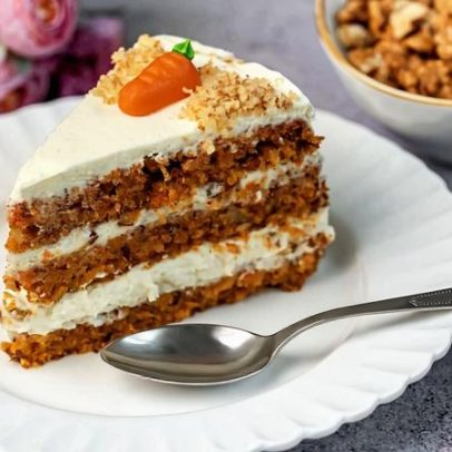Cinco receitas práticas de bolo de Páscoa surpreendentes