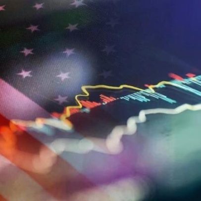 Dólar fecha acima de R$5, bolsa recua após Fed manter juros