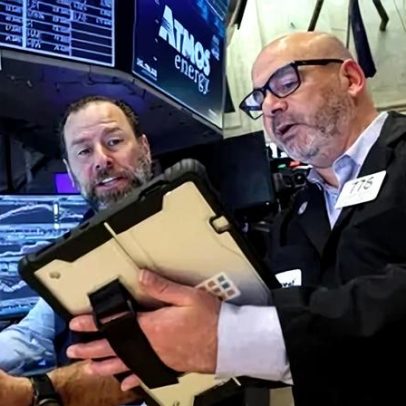 Wall Street sobe com balanços e relatos sobre negociação EUA-Irã