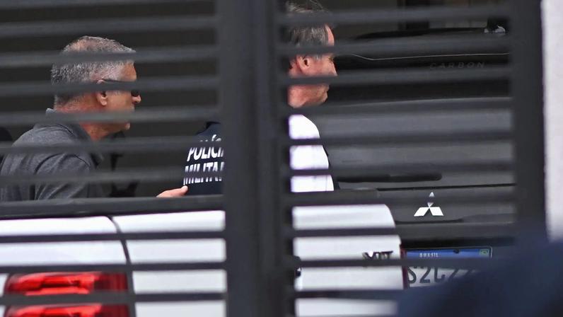 59% defendem Bolsonaro em prisão domiciliar, aponta Datafolha