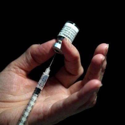 Vacinas salvaram 6 vidas por minuto por 50 anos, aponta OMS