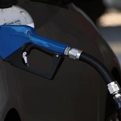 Governo estuda subvenção à gasolina para conter impactos da guerra na economia